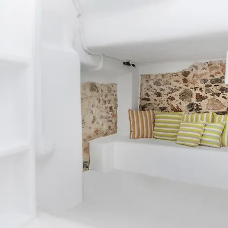 Naxos Castle Diamond Apartment